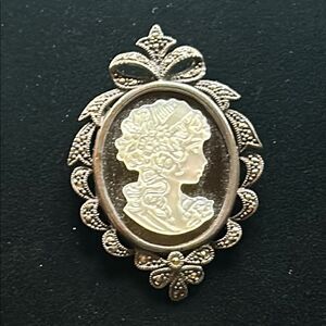 Vintage Cameo Pin Brooch Pendant 925 Silver Marcasite Carved Pearl Black White